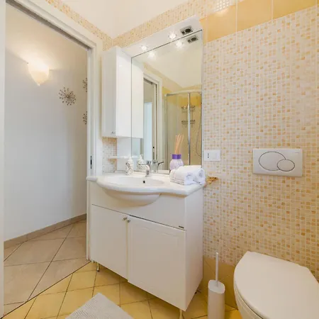 La Conchiglia By Interhome Viareggio