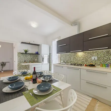 La Conchiglia By Interhome فياريجيو